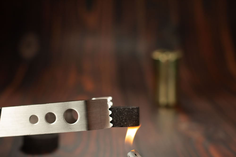 Robuste Räucherzange aus Edelstahl